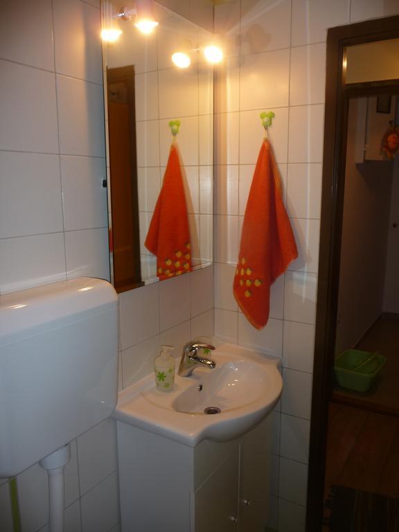 Charismatic Garden Cottage With Sea View Lokva Rogoznica Bagian luar foto